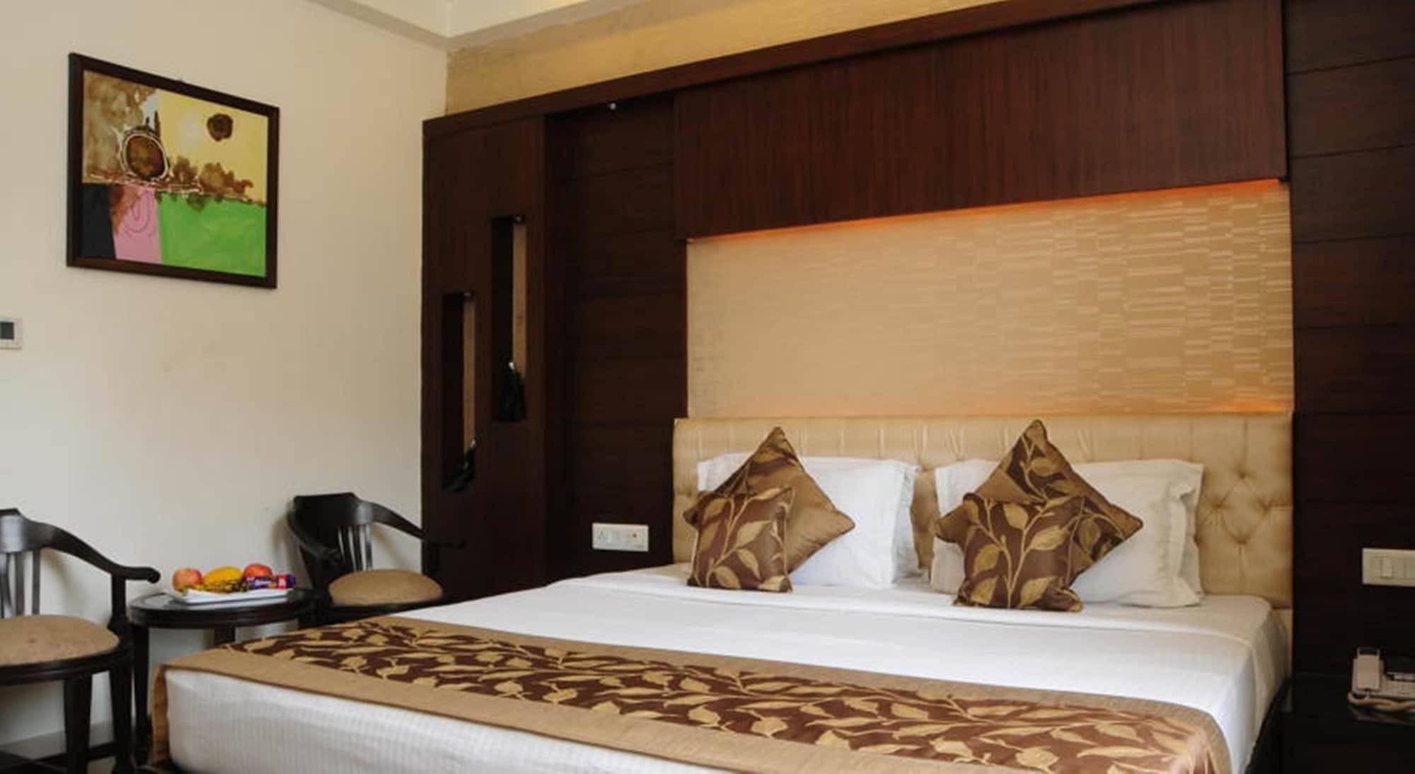 The Pearl Hotel Нью-Дели Экстерьер фото
