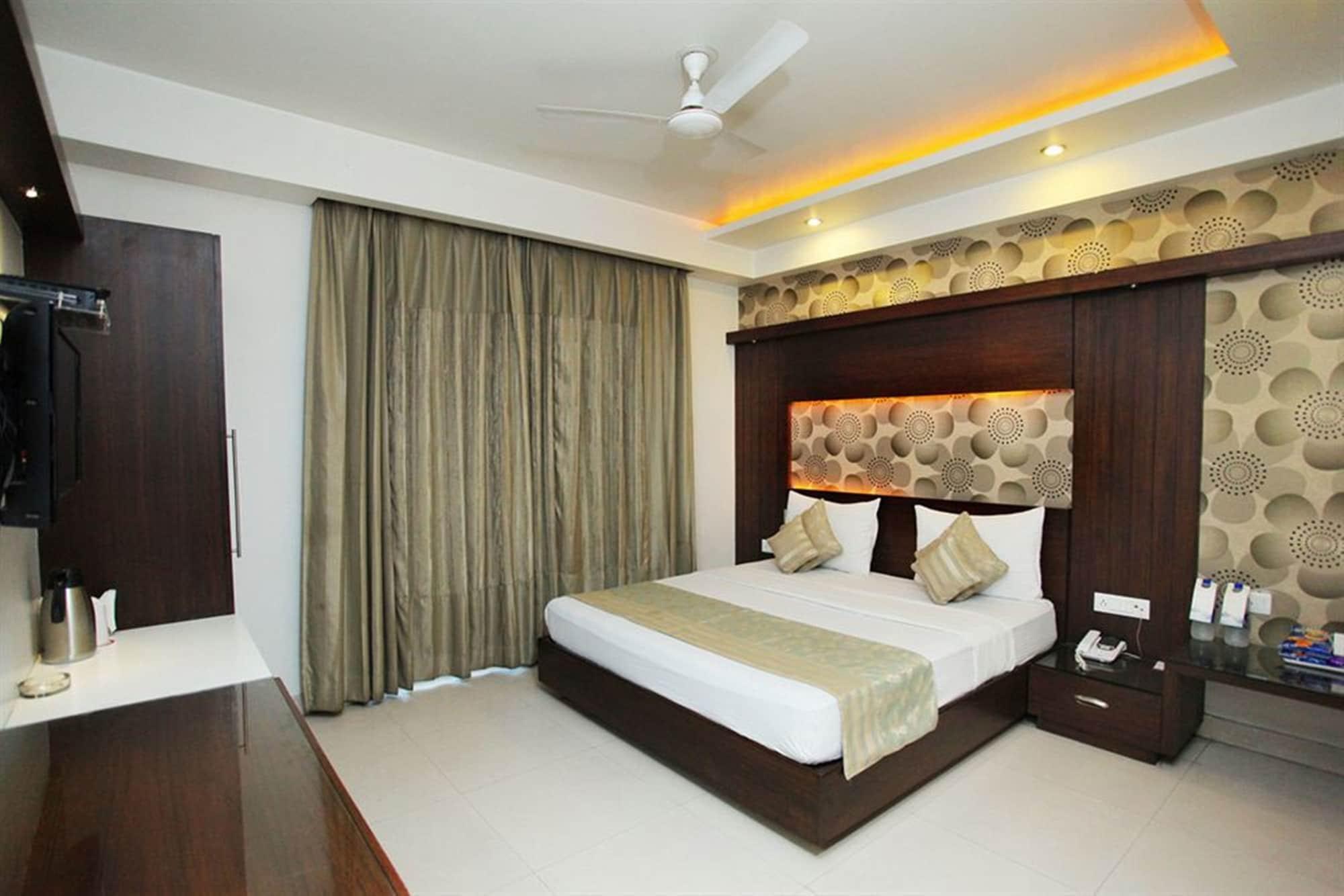 The Pearl Hotel Нью-Дели Экстерьер фото