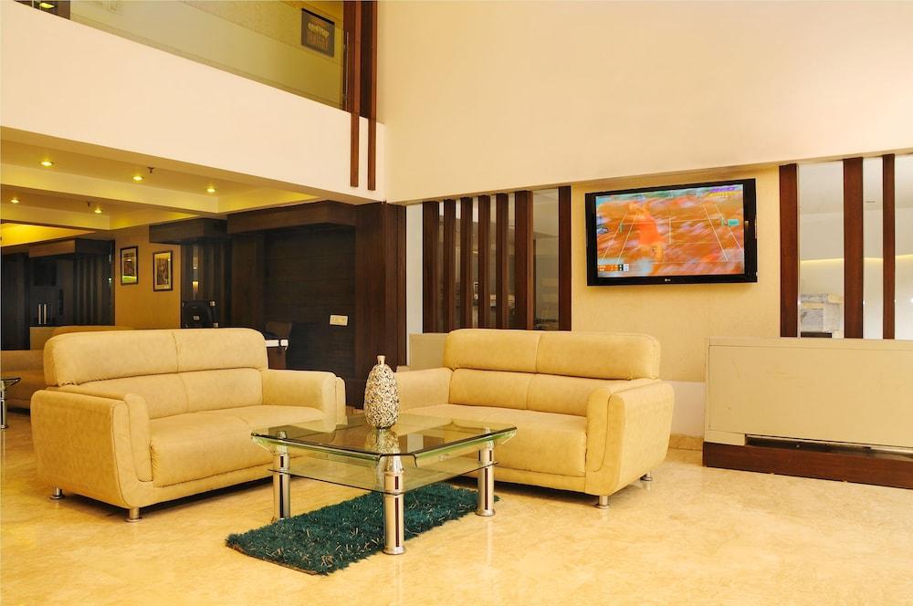 The Pearl Hotel Нью-Дели Экстерьер фото