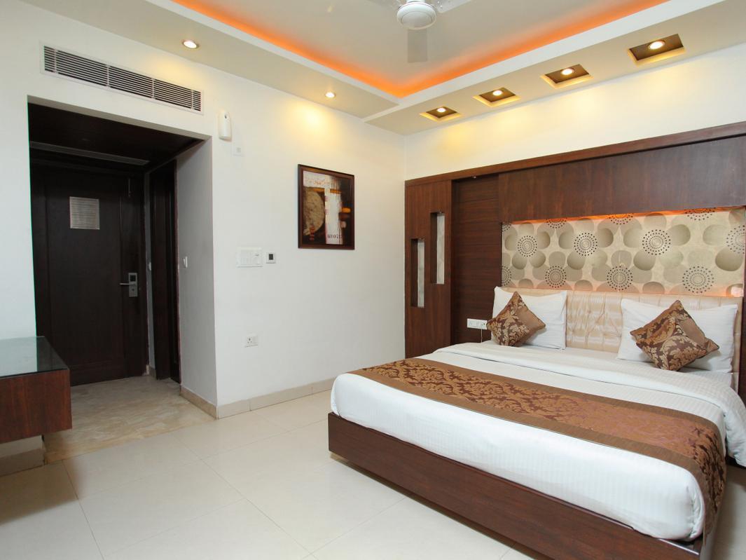 The Pearl Hotel Нью-Дели Экстерьер фото