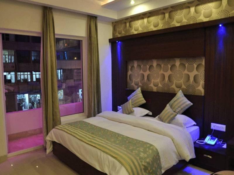 The Pearl Hotel Нью-Дели Экстерьер фото