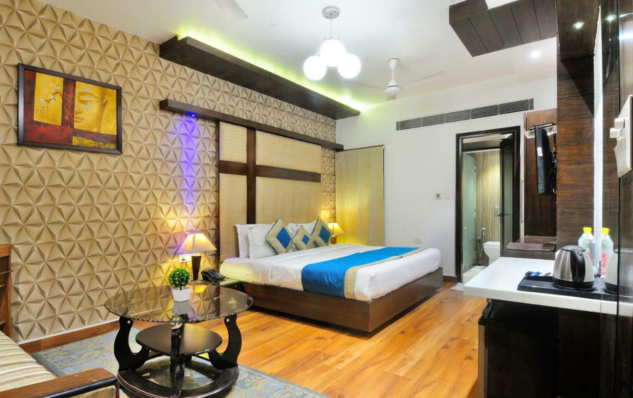 The Pearl Hotel Нью-Дели Экстерьер фото