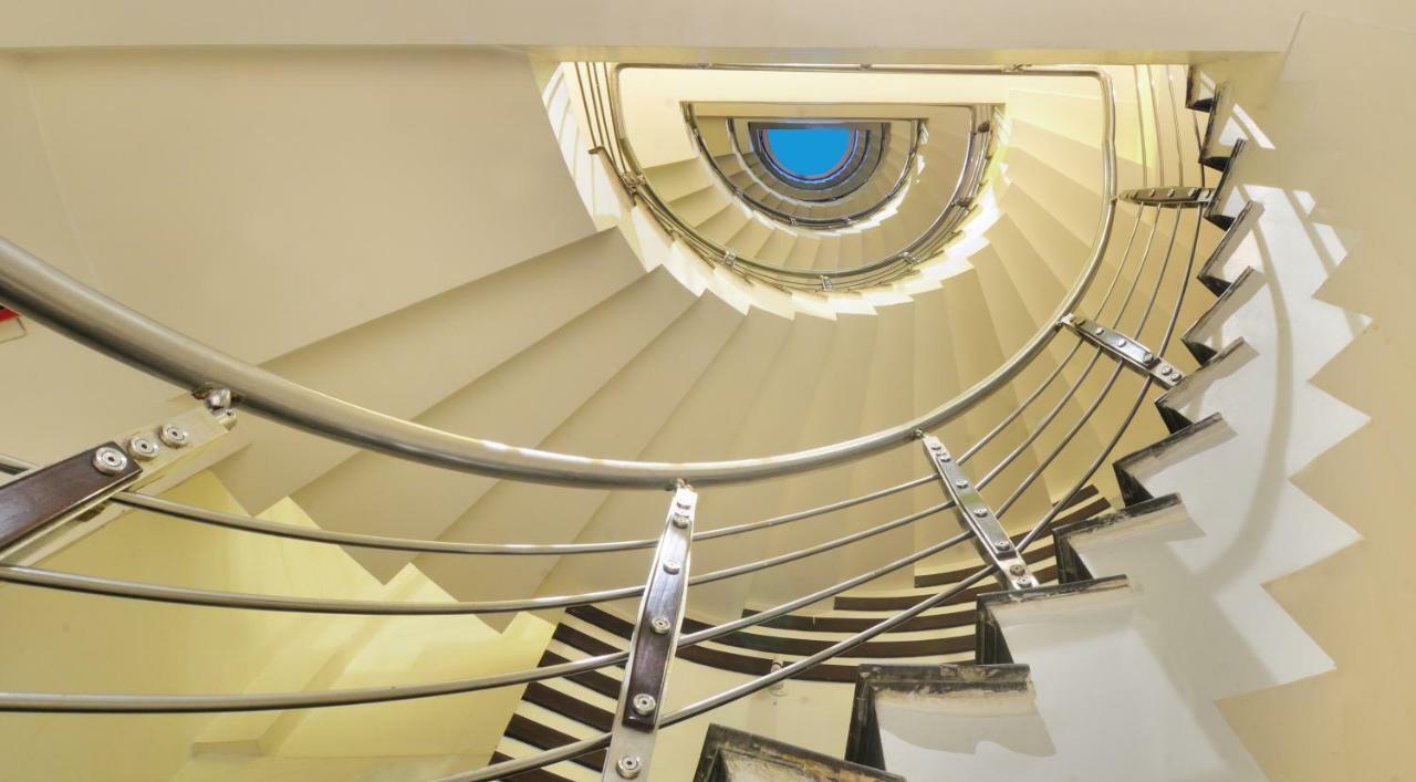 The Pearl Hotel Нью-Дели Экстерьер фото