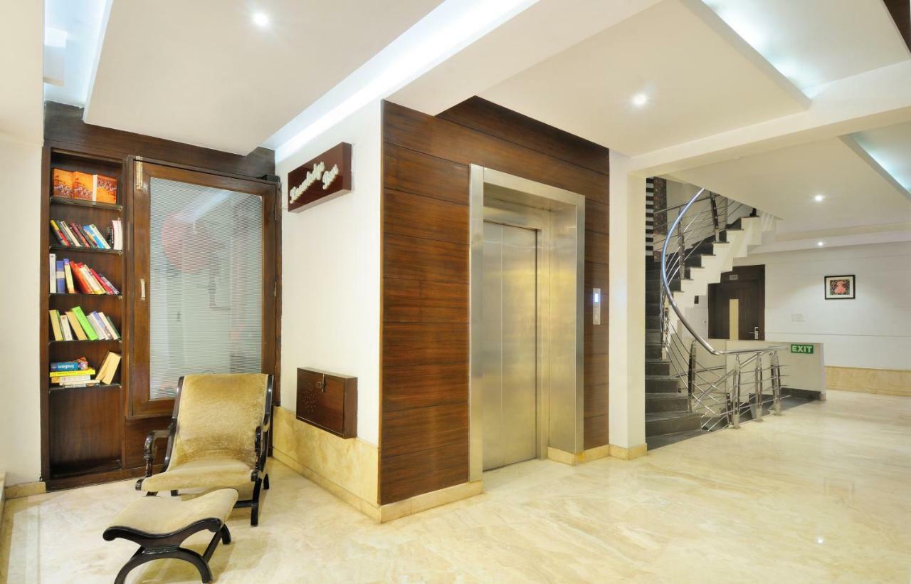 The Pearl Hotel Нью-Дели Экстерьер фото
