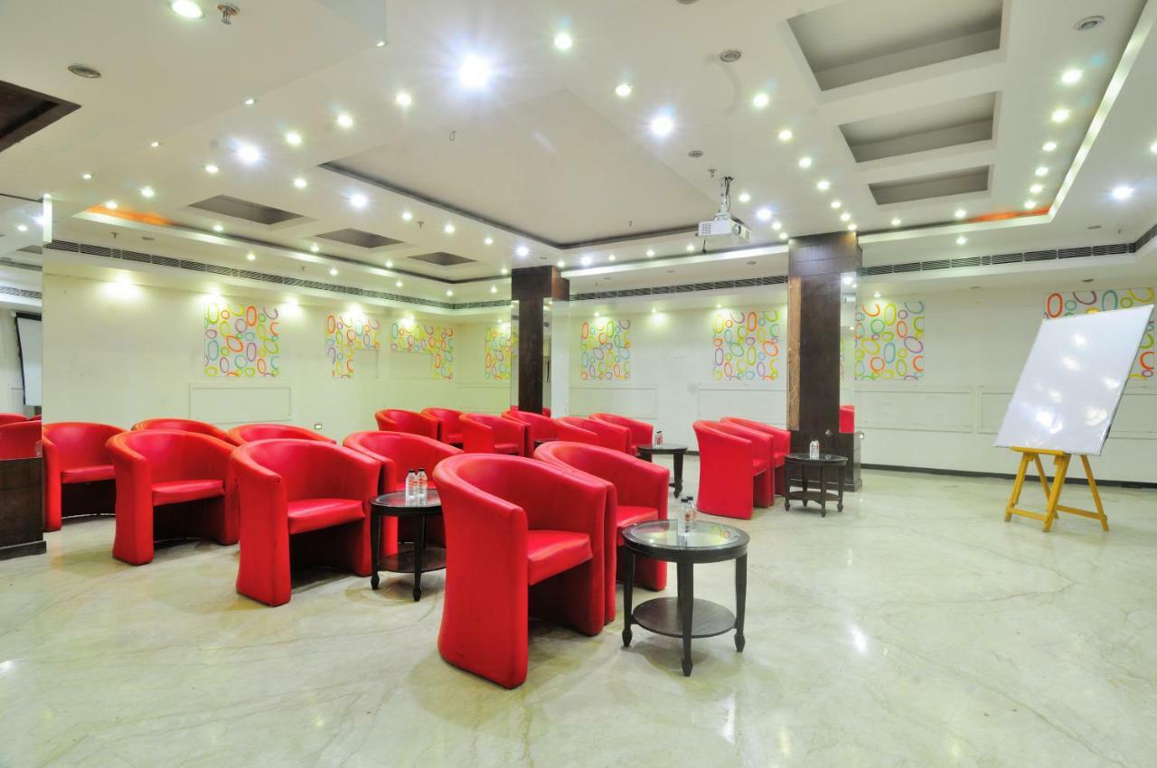 The Pearl Hotel Нью-Дели Экстерьер фото